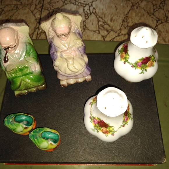 Vintage salt and pepper shakers 3 sets .ducks missing cork original plugs - Picture 2 of 7